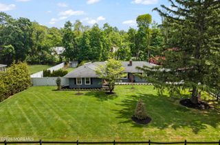 17 Ballantine Road, Middletown, NJ 07748
