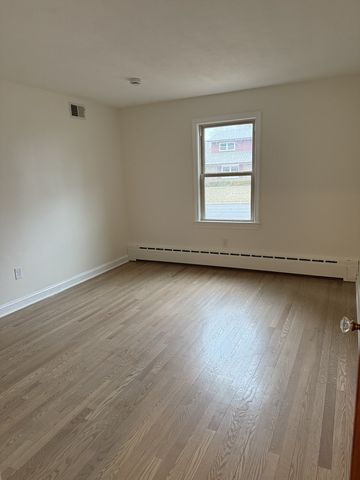 318 2nd Avenue, Libertyville, IL 60048