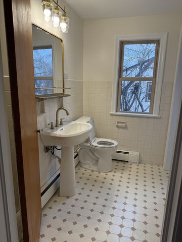 318 2nd Avenue, Libertyville, IL 60048