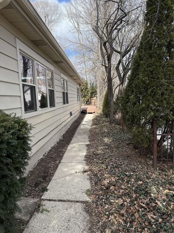 318 2nd Avenue, Libertyville, IL 60048