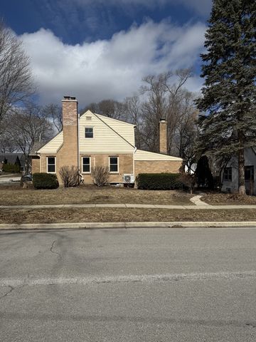 318 2nd Avenue, Libertyville, IL 60048