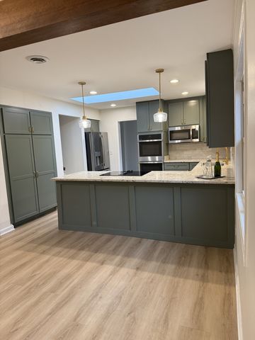 318 2nd Avenue, Libertyville, IL 60048