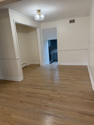 318 2nd Avenue, Libertyville, IL 60048