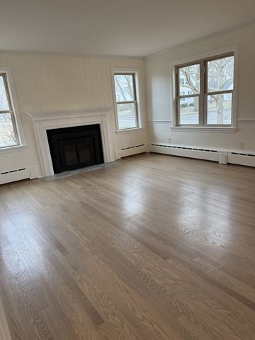 318 2nd Avenue, Libertyville, IL 60048