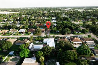 805 Ixoria Avenue, Fort Pierce, FL 34982