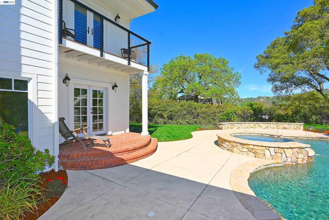 16 Ardendale Ct, Alamo, CA 94507