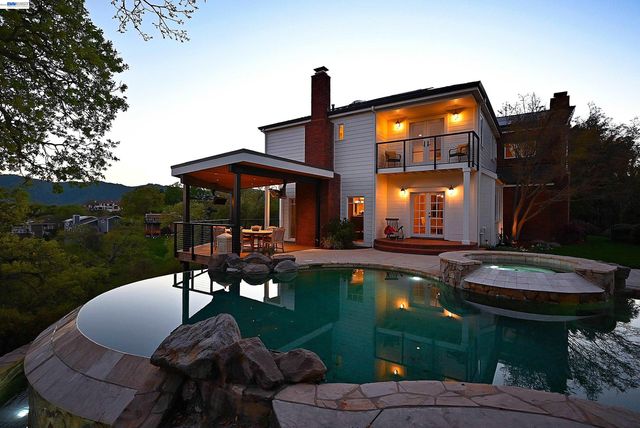 16 Ardendale Ct, Alamo, CA 94507