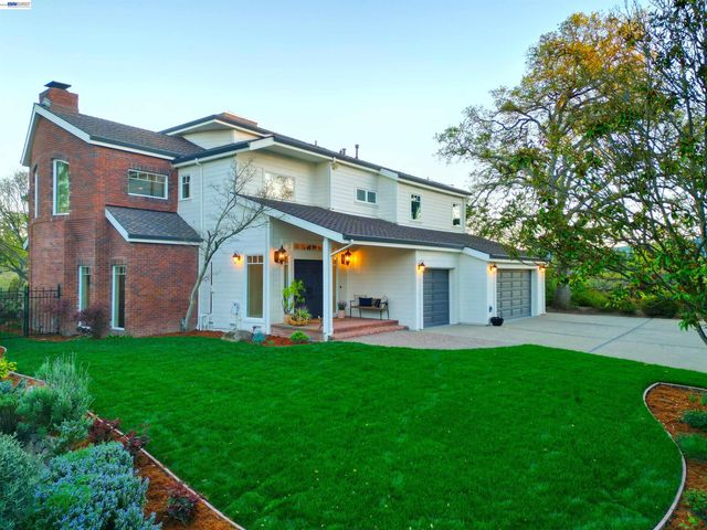 16 Ardendale Ct, Alamo, CA 94507