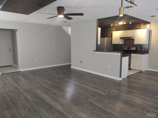 6351 Cottage Woods Dr, Milton, FL 32570