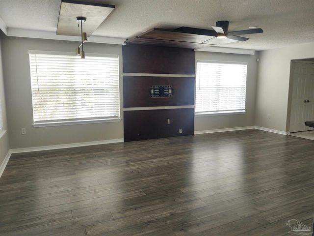 6351 Cottage Woods Dr, Milton, FL 32570