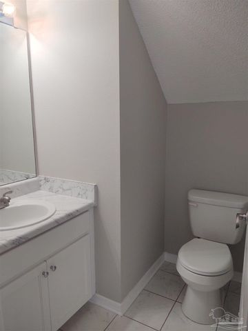 6351 Cottage Woods Dr, Milton, FL 32570