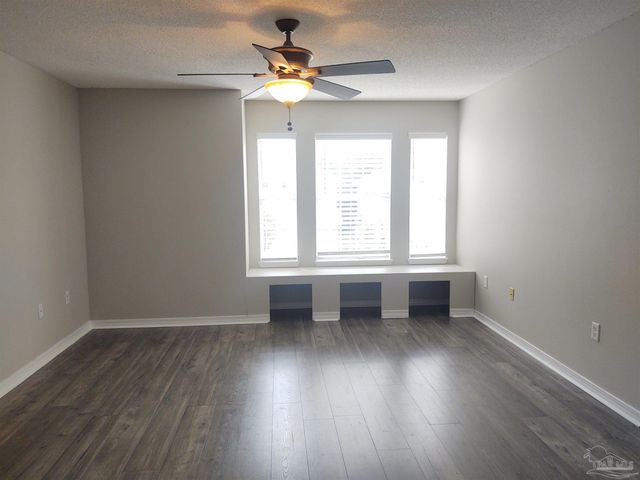 6351 Cottage Woods Dr, Milton, FL 32570