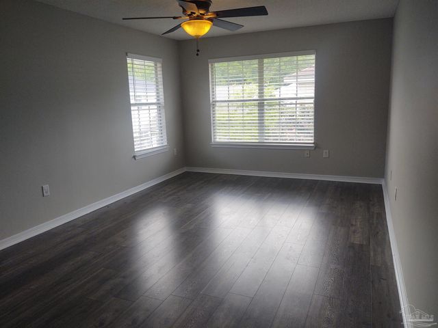 6351 Cottage Woods Dr, Milton, FL 32570