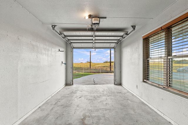 1714 Twin Island DR, Lockhart, TX 78644