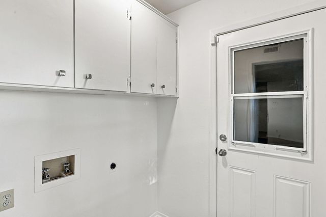 1714 Twin Island DR, Lockhart, TX 78644