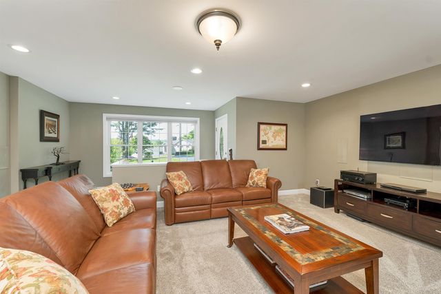 16 Palm Lane, Alton, NH 03809