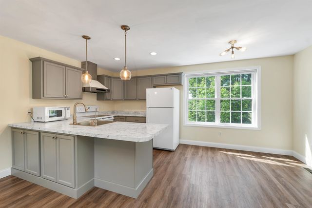 16 Palm Lane, Alton, NH 03809