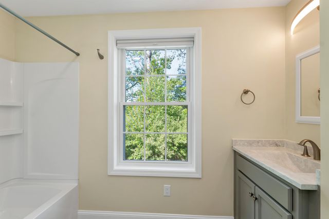 16 Palm Lane, Alton, NH 03809