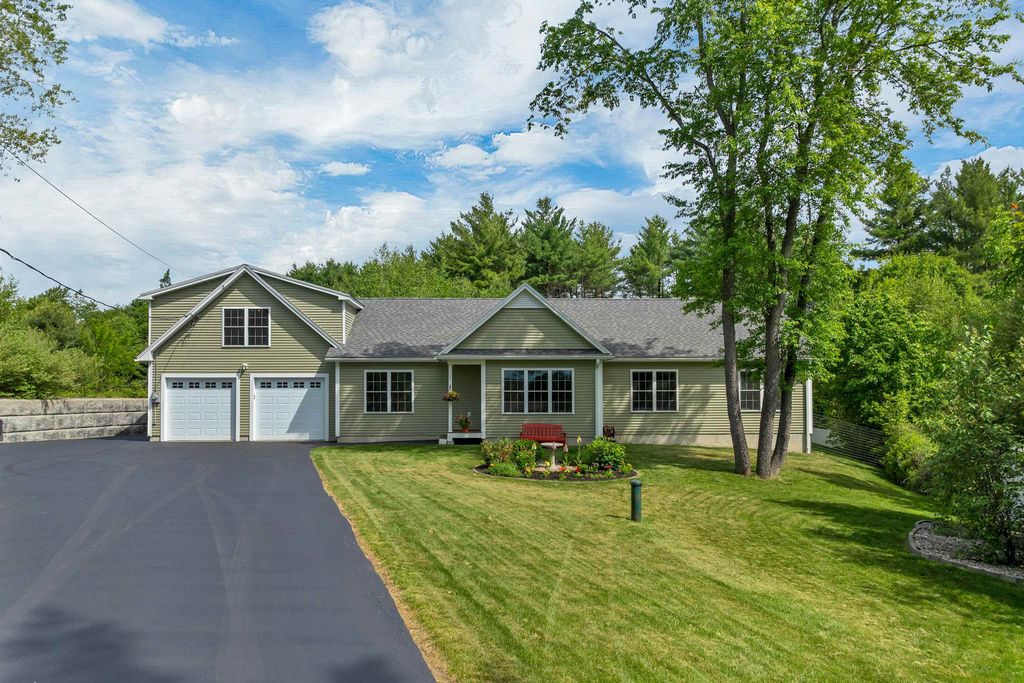 16 Palm Lane, Alton, NH 03809