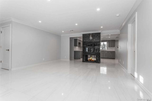 292 Acre Lane, Hicksville, NY 11801