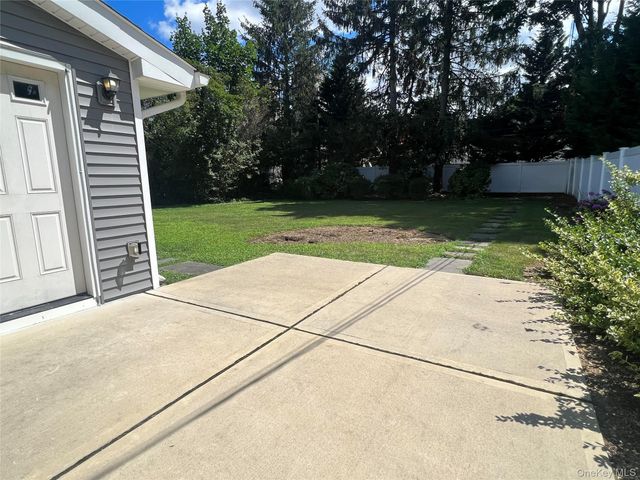 292 Acre Lane, Hicksville, NY 11801