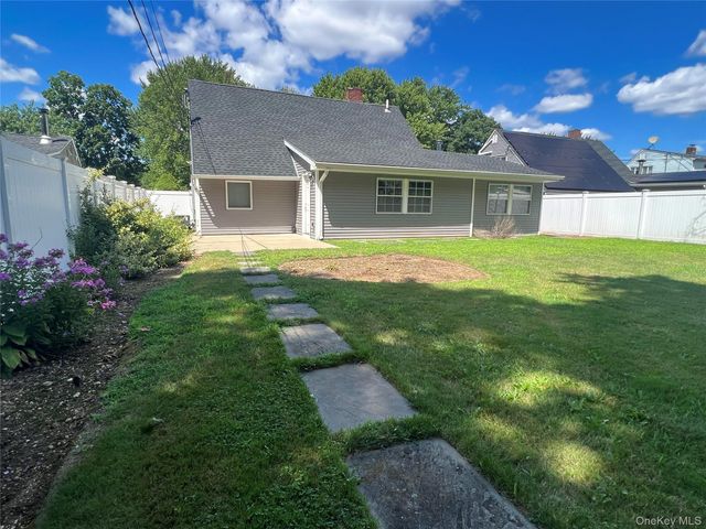 292 Acre Lane, Hicksville, NY 11801