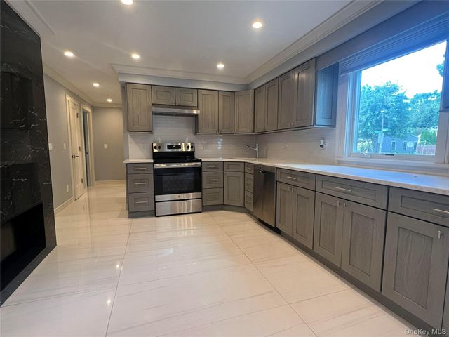 292 Acre Lane, Hicksville, NY 11801