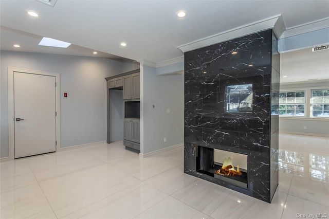 292 Acre Lane, Hicksville, NY 11801