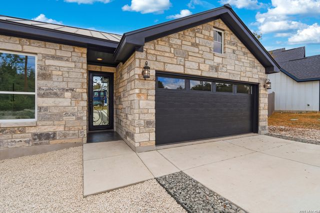 1418 Cedar Grove Trail, Spring Branch, TX 78070