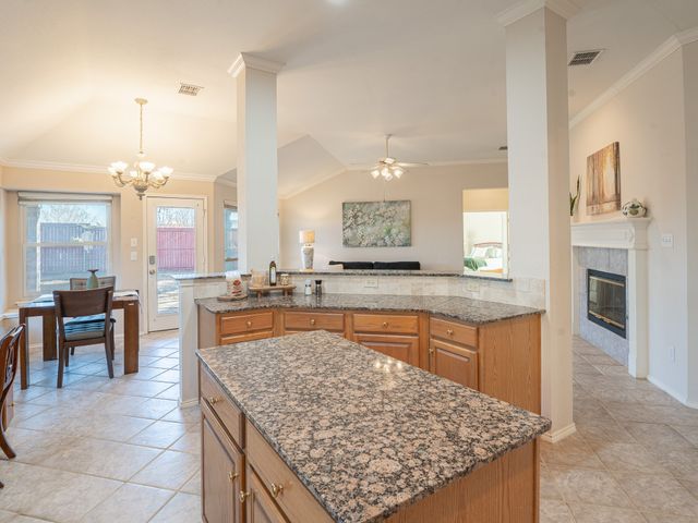 1624 Knoll Ridge Circle, Corinth, TX 76210