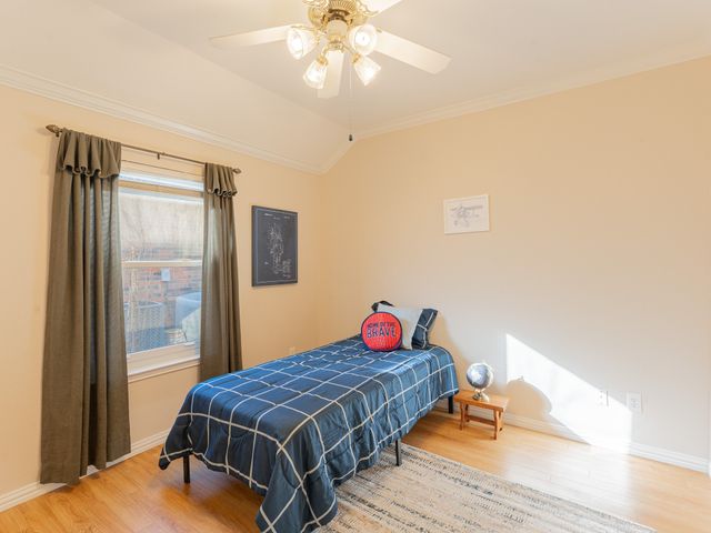 1624 Knoll Ridge Circle, Corinth, TX 76210