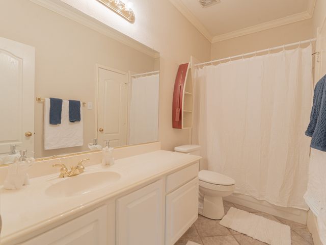 1624 Knoll Ridge Circle, Corinth, TX 76210