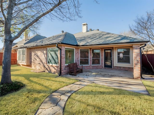 1624 Knoll Ridge Circle, Corinth, TX 76210