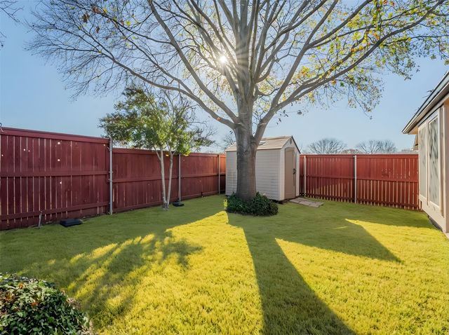 1624 Knoll Ridge Circle, Corinth, TX 76210