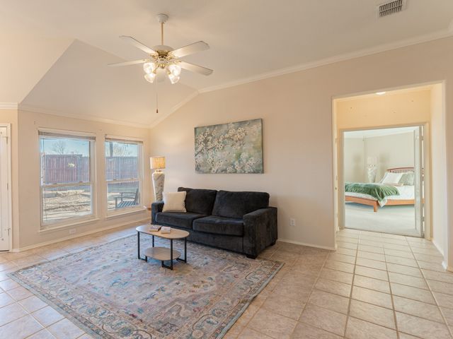 1624 Knoll Ridge Circle, Corinth, TX 76210