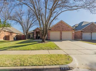 1624 Knoll Ridge Circle, Corinth, TX 76210