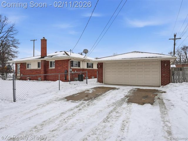 19913 Blackburn Street, Saint Clair Shores, MI 48080