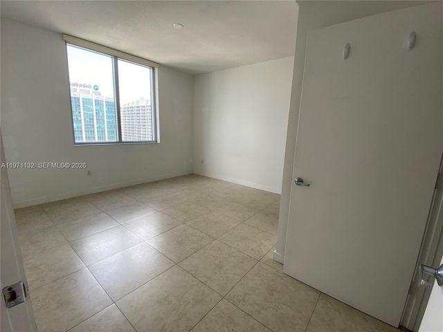 1060 Brickell Ave 3105, Miami, FL 33131