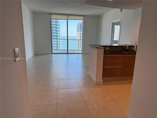 1060 Brickell Ave 3105, Miami, FL 33131