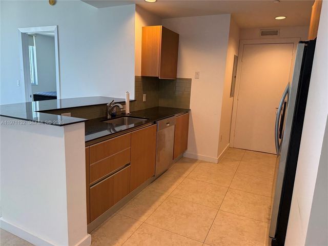 1060 Brickell Ave 3105, Miami, FL 33131