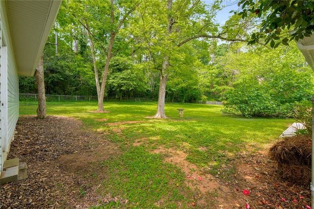 4444 Bending River SW Trail, Lilburn, GA 30047