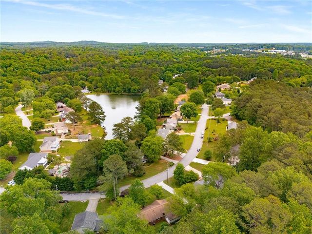 4444 Bending River SW Trail, Lilburn, GA 30047