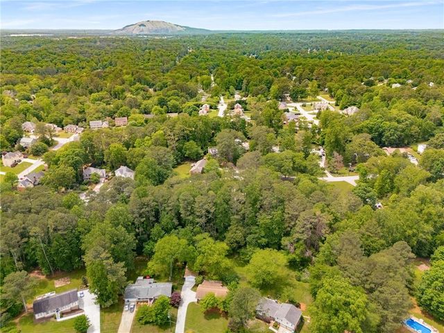 4444 Bending River SW Trail, Lilburn, GA 30047