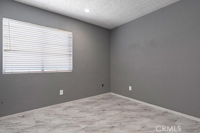 2235 W Avenue K14, Lancaster, CA 93536