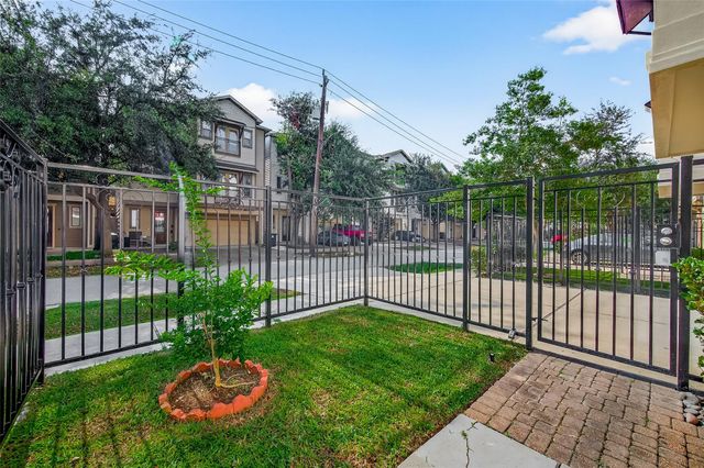 2506 Maxroy Street, Houston, TX 77007