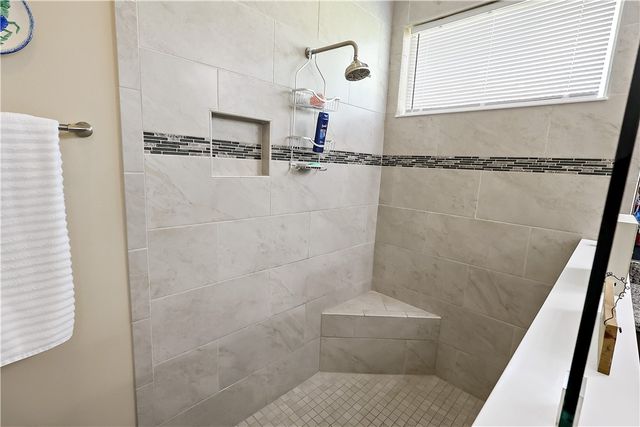 4813 Four Lakes Circle SW, Vero Beach, FL 32968