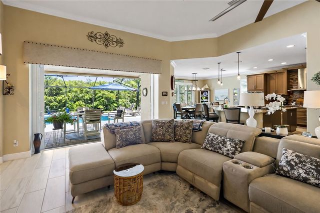 4813 Four Lakes Circle SW, Vero Beach, FL 32968