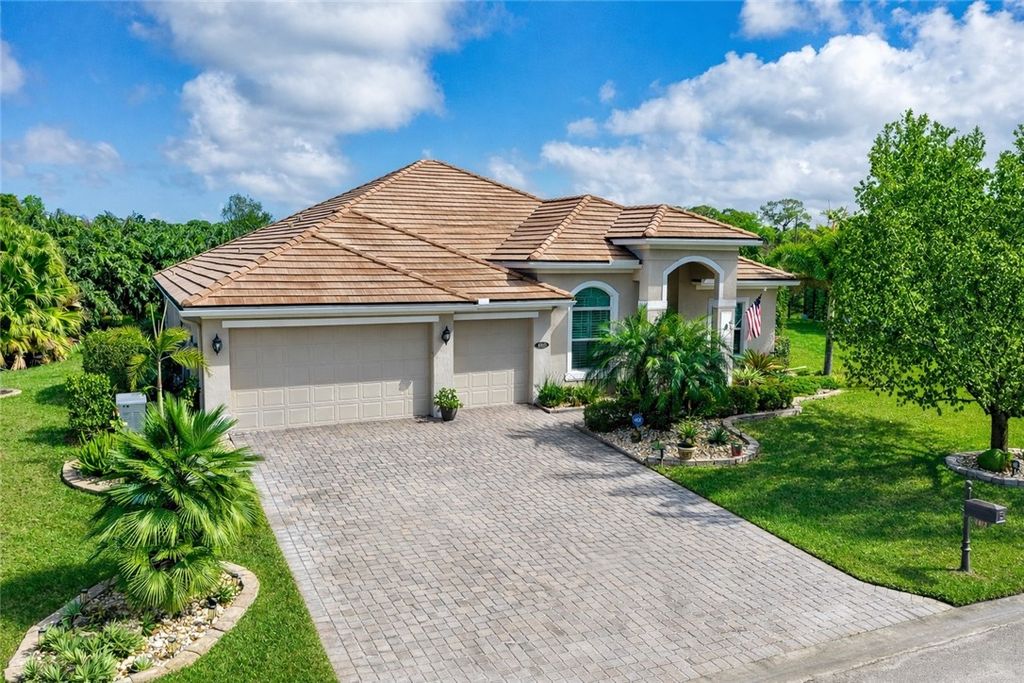 4813 Four Lakes Circle SW, Vero Beach, FL 32968