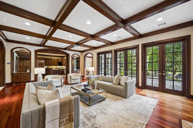 22 Eaton Square, Houston, TX 77027