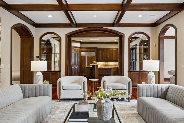 22 Eaton Square, Houston, TX 77027